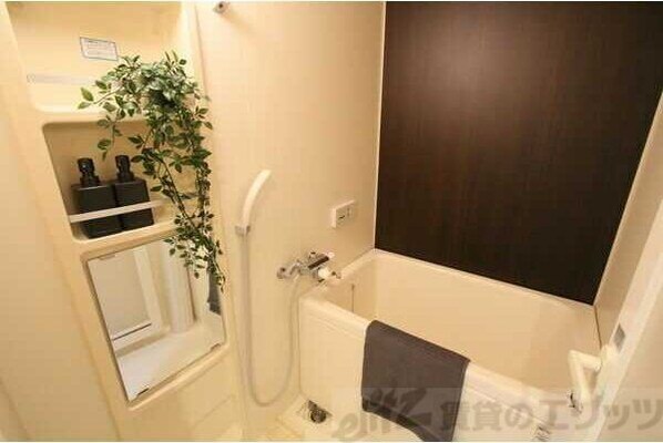 アスール江坂の物件内観写真